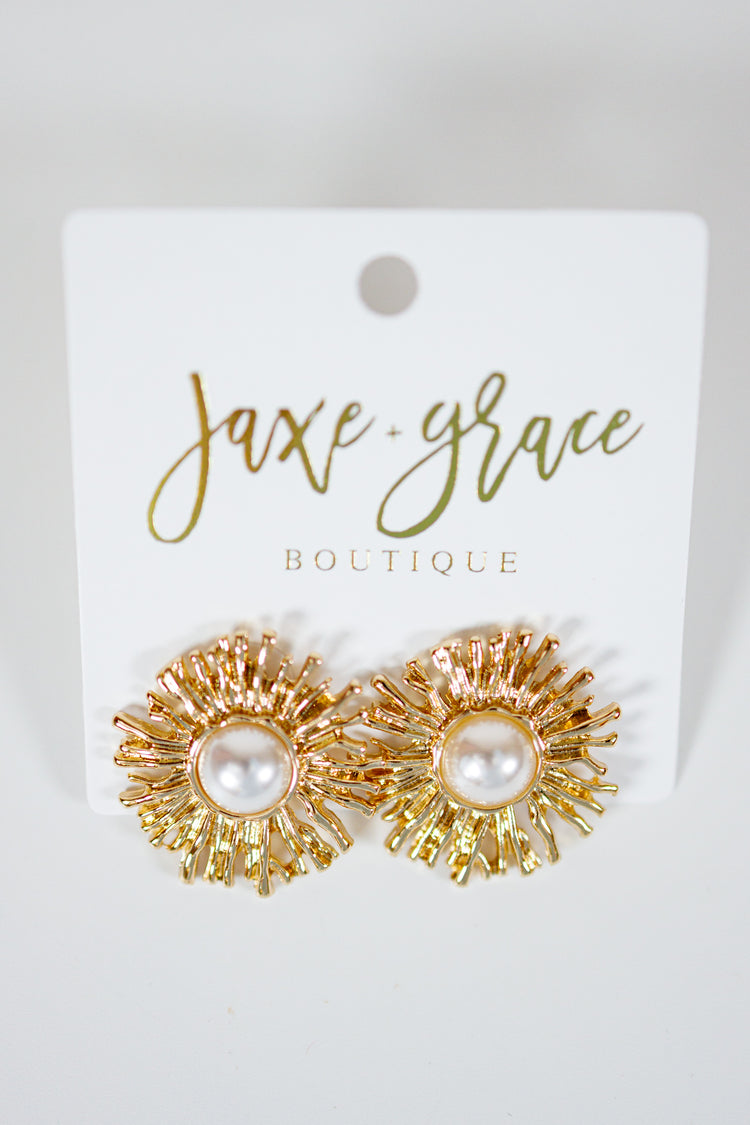 Caroline Hill - Aurelie Pearl and Metal Earring